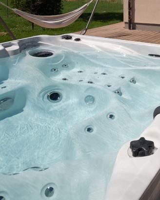 vasca idromassaggio PASSION BALBOA SPA mai usata