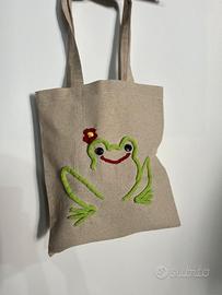 Borsa in lino con rana ricamata a mano