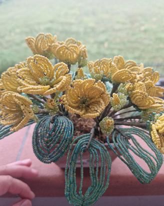fiori fatti a mano con perline