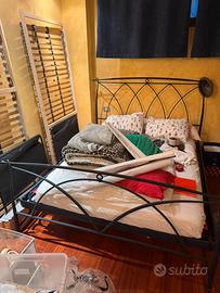 Letto in ferro battuto casa al mare