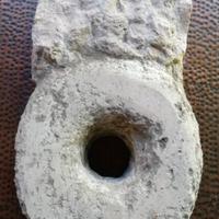 Antico anello per legare il cavallo in pietra raro