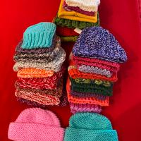 Cappelli di lana fatti a mano.