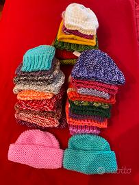 Cappelli di lana fatti a mano.