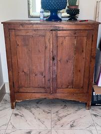 Mobile con sportelli legno antico