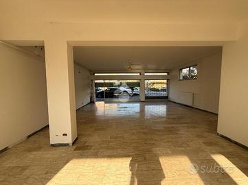 NEGOZIO A CASTIGLIONE DELLE STIVIERE