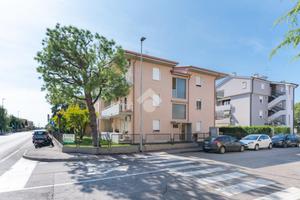 4 LOCALI A VILLAFRANCA DI VERONA