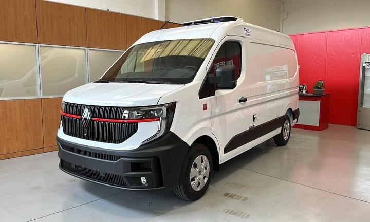 Renault Master Red - VAN 3T5 - L2H2 - 150CV EVIE -