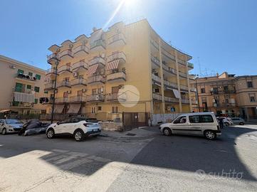 3 LOCALI A NAPOLI