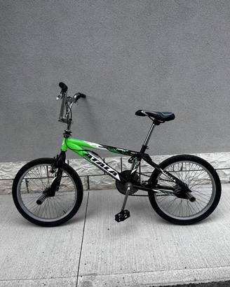 bicicletta BMX 