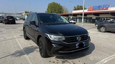 Volkswagen Tiguan 2.0 TDI 150 CV DSG Life (2024)