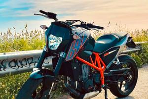 KTM Duke 690