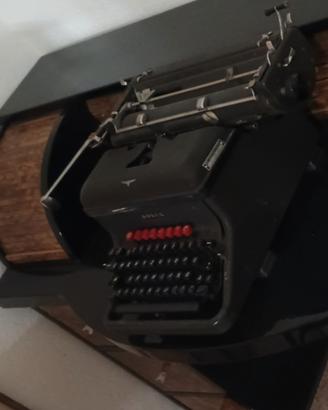 macchina da scrivere Adler anni 40
