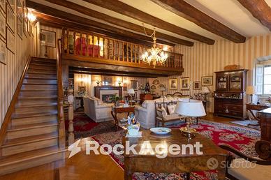 APPARTAMENTO DI LUSSO IN PIENO CENTRO STORICO