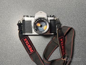Pentax Asahi SV con due obiettivi