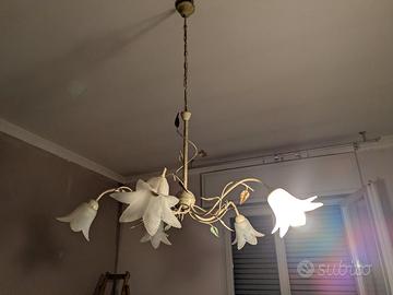 lampadario con fiori 