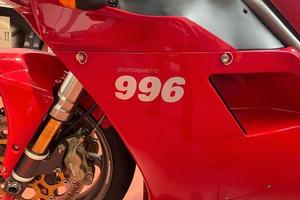 DUCATI 996