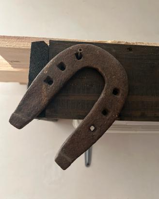Antico ferro di cavallo