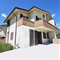 ROVERE - PORZIONE DI BIFAMILIARE In zona tranquill