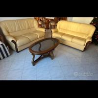 Set divani e tavolo