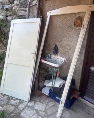 Porta legno bianca telaio casa