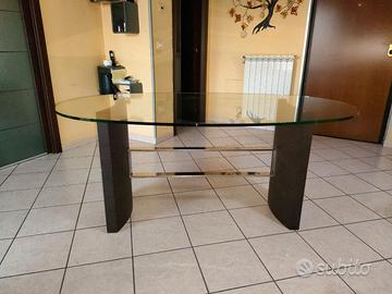 Tavolo ovale in cristallo