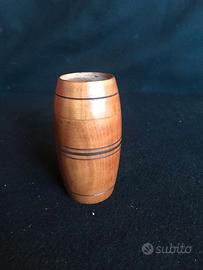 bussolotto per il gioco dei dadi