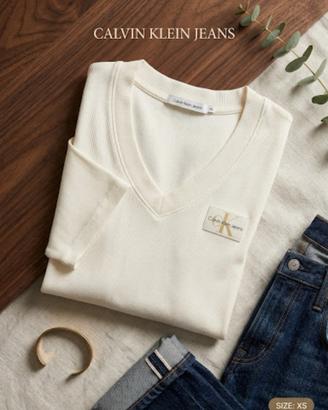 T-shirt Calvin Klein Jeans bianca a costine