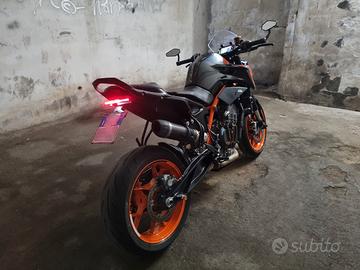 ktm Duke 890 r