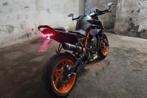 ktm Duke 890 r