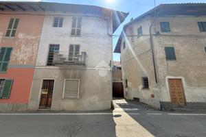 CASA SEMINDIPENDENTE A VESTIGNÈ