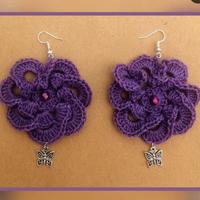 orecchini realizzati a uncinetto 