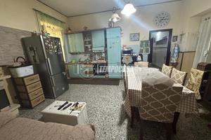 Trilocale da ristrutturare con due camere, bagno,