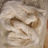 Matasse di cotone bianco panna lucido