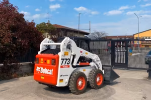 P119 Mini pala Bobcat 773 26 q