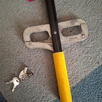 Antifurto blocca pedali per auto "Bullock"