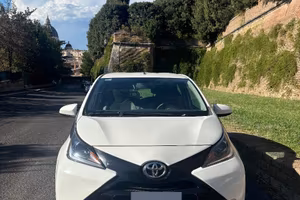 Toyota Aygo 1.0 VVT-i 69 CV 5 porte x-play