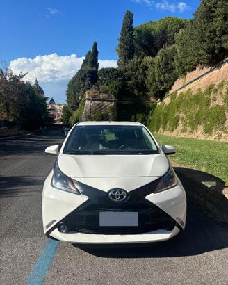 Toyota Aygo 1.0 VVT-i 69 CV 5 porte x-play