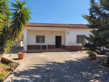 Villa con giardino a campo dei fiori manduria