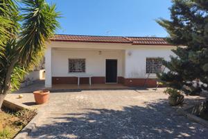 Villa con giardino a campo dei fiori manduria