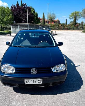 Volkswagen Golf 4 1.6 benzina anno 1998