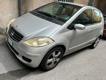 CLASSE A 180 avantgarde