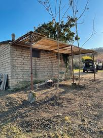 Terreno agricolo con annesso in muratura