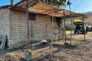 Terreno agricolo con annesso in muratura