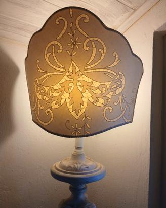 Lampada da terra, in stile shabby