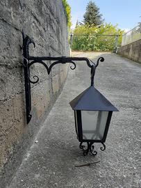 Lanterna in ferro battuto realizzata a mano