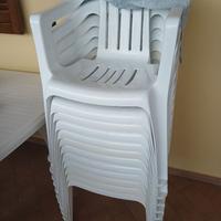 N. 7 Sedie in plastica da esterno impilabili