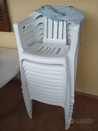 N. 7 Sedie in plastica da esterno impilabili