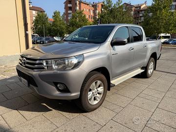 Toyota Hilux 2.4 D-4D 4WD 4 porte Double Cab Comfo