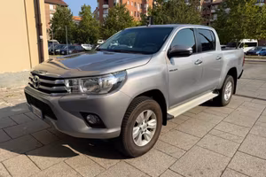 Toyota Hilux 2.4 D-4D 4WD 4 porte Double Cab Comfo