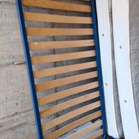 2 reti singole con piedi+2 materassi singoli